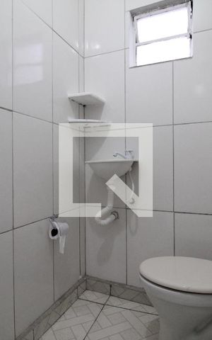Casa para alugar com 25m², 1 quarto e sem vagaBanheiro