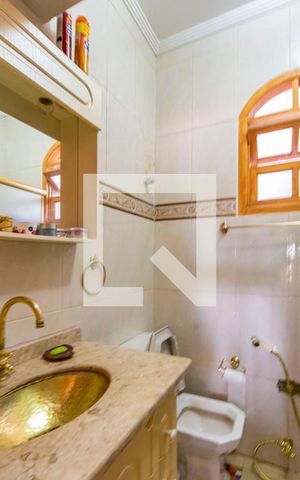Casa à venda com 400m², 4 quartos e 4 vagas Casa à venda com 400m², 4 quartos e 4 vagasBanheiro do Quarto 2