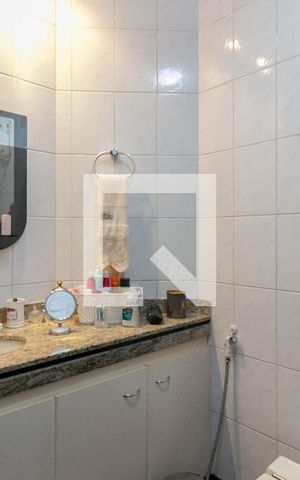 Apartamento à venda com 140m², 4 quartos e 2 vagasBanheiro da Suíte
