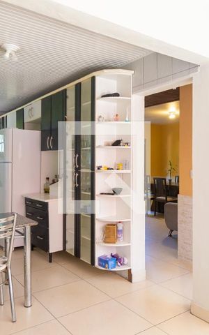 Casa à venda com 320m², 4 quartos e 2 vagasCozinha