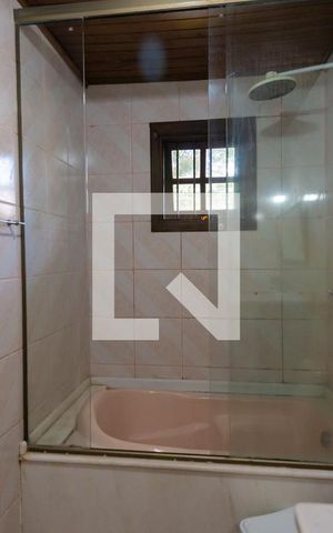 Casa à venda com 320m², 4 quartos e 2 vagasBanheiro 4