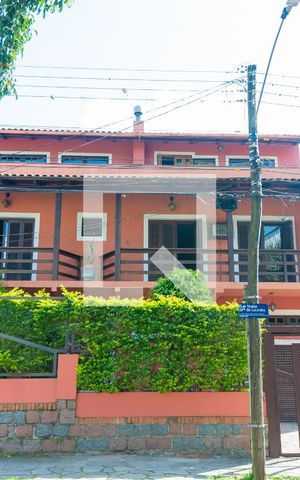 Casa à venda com 320m², 4 quartos e 2 vagasFachada
