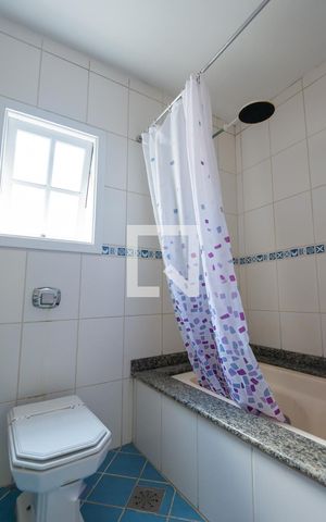 Casa à venda com 320m², 4 quartos e 2 vagasBanheiro da Suíte