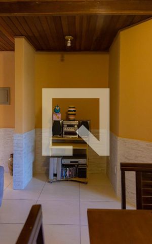 Casa à venda com 320m², 4 quartos e 2 vagasSala