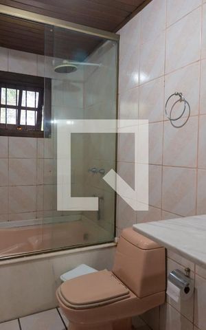 Casa à venda com 320m², 4 quartos e 2 vagasBanheiro 4
