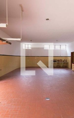 Casa à venda com 350m², 3 quartos e 4 vagasGaragem Quintal