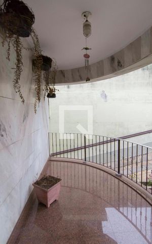 Casa à venda com 350m², 3 quartos e 4 vagasVaranda