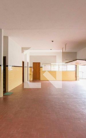 Casa à venda com 350m², 3 quartos e 4 vagasGaragem Quintal