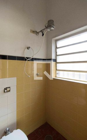 Casa à venda com 350m², 3 quartos e 4 vagasBanheiro de serviço