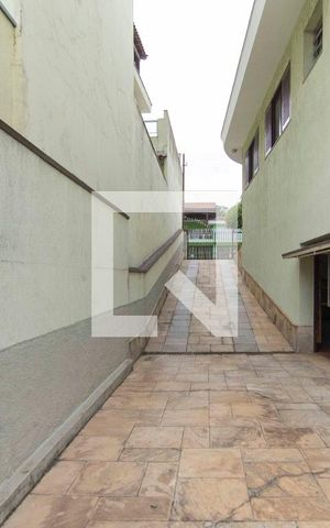 Casa à venda com 350m², 3 quartos e 4 vagasQuintal