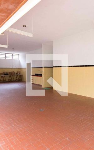 Casa à venda com 350m², 3 quartos e 4 vagasGaragem Quintal