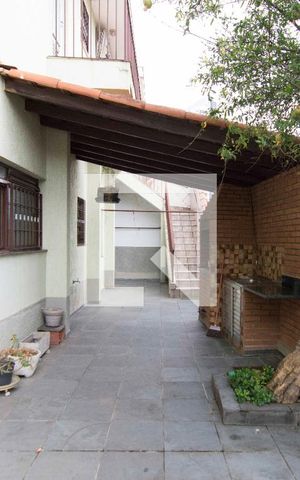 Casa à venda com 350m², 3 quartos e 4 vagasQuintal