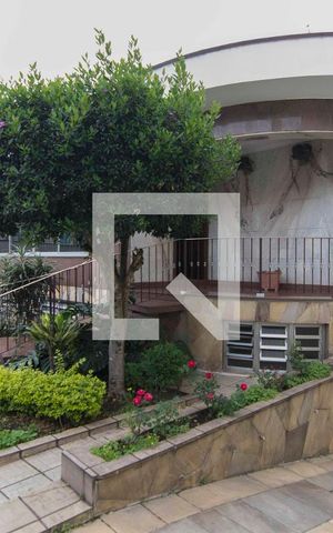 Casa à venda com 350m², 3 quartos e 4 vagasQuintal