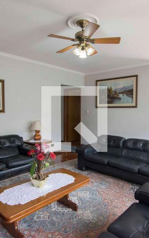 Casa à venda com 350m², 3 quartos e 4 vagasSala