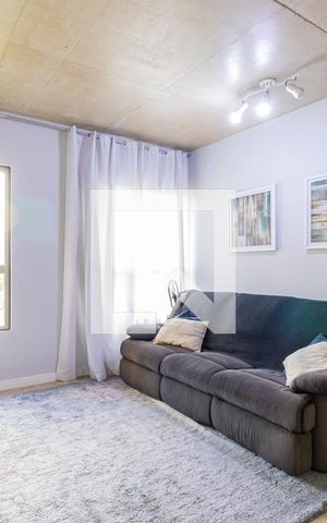 Apartamento à venda com 70m², 2 quartos e 2 vagas Apartamento à venda com 70m², 2 quartos e 2 vagasSala