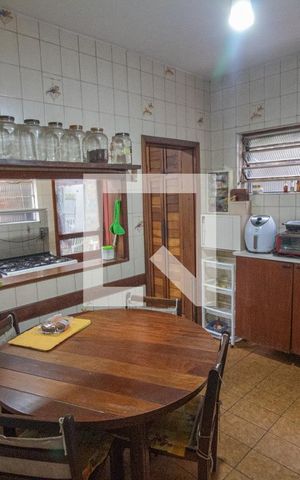 Casa para alugar com 213m², 3 quartos e 2 vagas Casa para alugar com 213m², 3 quartos e 2 vagasCozinha