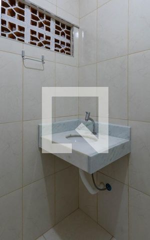Casa à venda com 75m², 1 quarto e 1 vaga Casa à venda com 75m², 1 quarto e 1 vagaBanheiro