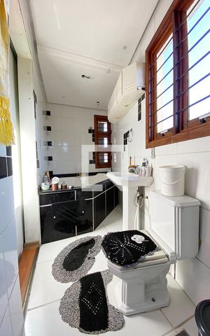 Casa à venda com 180m², 3 quartos e 3 vagasBanheiro 2 da Suíte