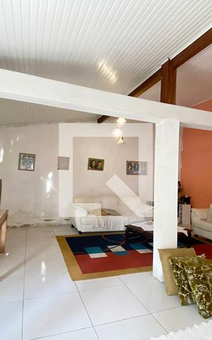 Casa à venda com 180m², 3 quartos e 3 vagasSala