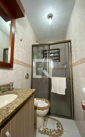 Casa à venda com 180m², 3 quartos e 3 vagasBanheiro 1