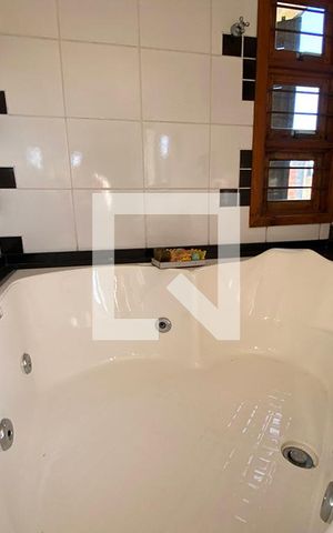 Casa à venda com 180m², 3 quartos e 3 vagasBanheiro 2 da Suíte