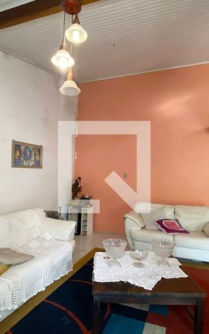 Casa à venda com 180m², 3 quartos e 3 vagasSala