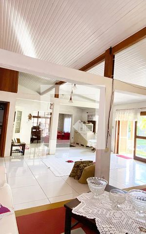 Casa à venda com 180m², 3 quartos e 3 vagasSala