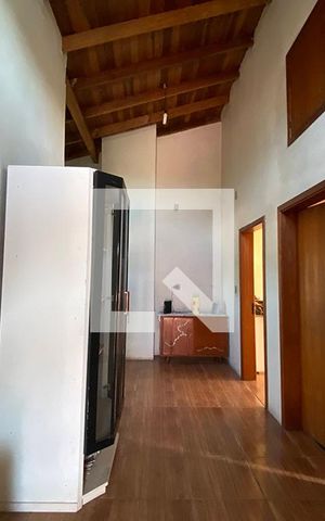 Casa à venda com 180m², 3 quartos e 3 vagasCorredor