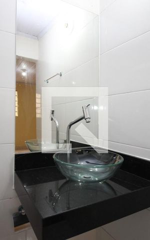 Casa para alugar com 120m², 3 quartos e 2 vagasBanheiro da Suíte