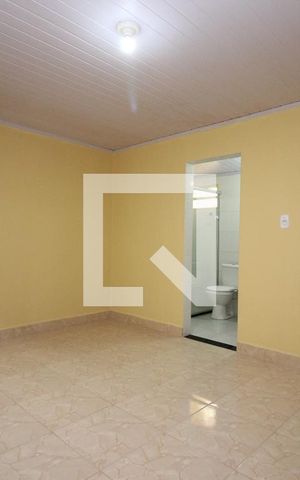Casa para alugar com 120m², 3 quartos e 2 vagasSuíte
