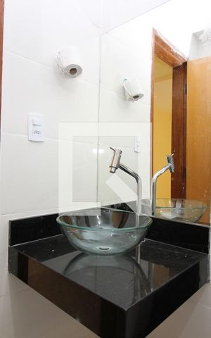 Casa para alugar com 120m², 3 quartos e 2 vagasBanheiro Social