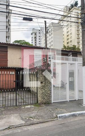 Casa à venda com 128m², 3 quartos e 2 vagasFachada