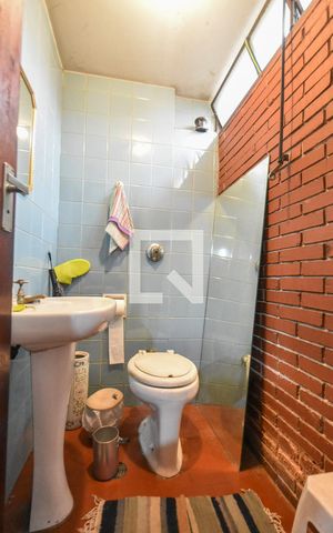 Casa à venda com 128m², 3 quartos e 2 vagasLavabo