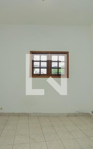 Casa para alugar com 72m², 2 quartos e 2 vagasSala