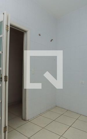 Casa para alugar com 72m², 2 quartos e 2 vagasCozinha