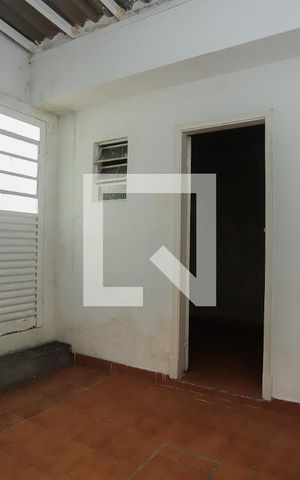 Casa para alugar com 72m², 2 quartos e 2 vagasÁrea de Serviço