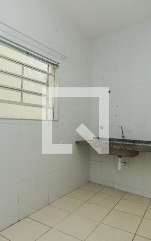 Casa para alugar com 72m², 2 quartos e 2 vagasCozinha