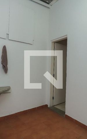 Casa para alugar com 72m², 2 quartos e 2 vagasÁrea de Serviço