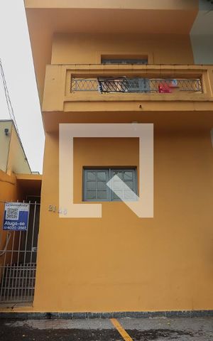 Casa para alugar com 72m², 2 quartos e 2 vagasFachada