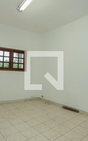 Casa para alugar com 72m², 2 quartos e 2 vagasSala
