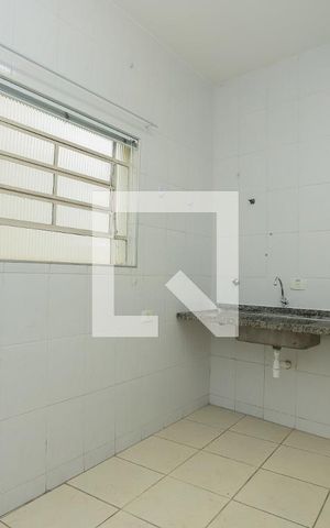 Casa para alugar com 72m², 2 quartos e 2 vagasCozinha
