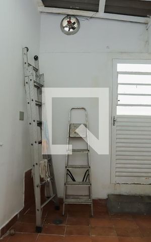 Casa para alugar com 72m², 2 quartos e 2 vagasÁrea de Serviço