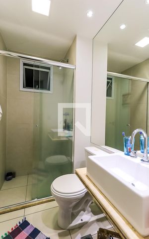 Apartamento à venda com 69m², 2 quartos e 2 vagas Apartamento à venda com 69m², 2 quartos e 2 vagasBanheiro da Suíte
