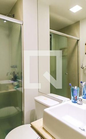 Apartamento à venda com 69m², 2 quartos e 2 vagas Apartamento à venda com 69m², 2 quartos e 2 vagasBanheiro da Suíte