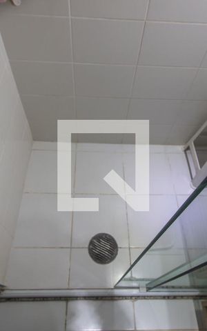 Apartamento à venda com 132m², 3 quartos e 2 vagasDetalhe do Banheiro da Suite