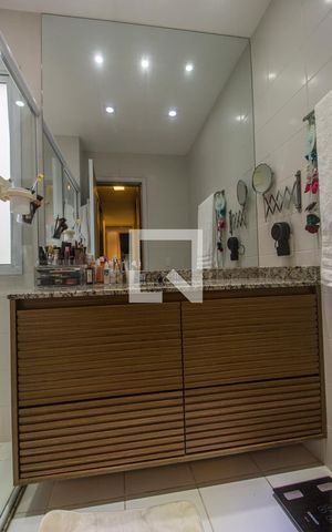 Apartamento à venda com 132m², 3 quartos e 2 vagasBanheiro da Suíte
