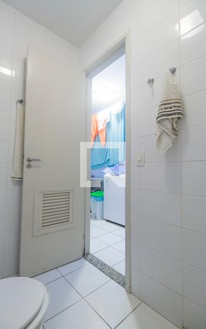 Apartamento à venda com 132m², 3 quartos e 2 vagasBanheiro de Serviço
