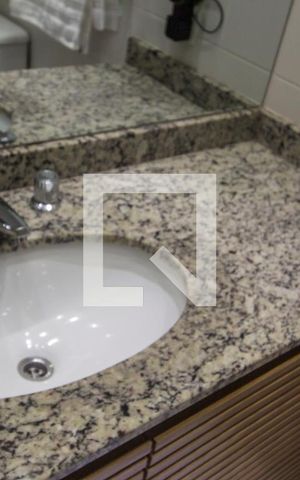 Apartamento à venda com 132m², 3 quartos e 2 vagasBanheiro da Suíte