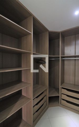 Casa à venda com 200m², 3 quartos e 5 vagasCloset Quarto 1 