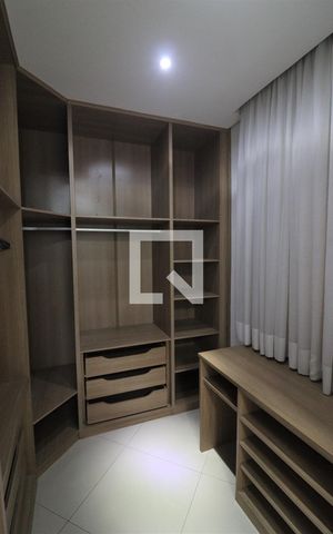 Casa à venda com 200m², 3 quartos e 5 vagasCloset Quarto 1 